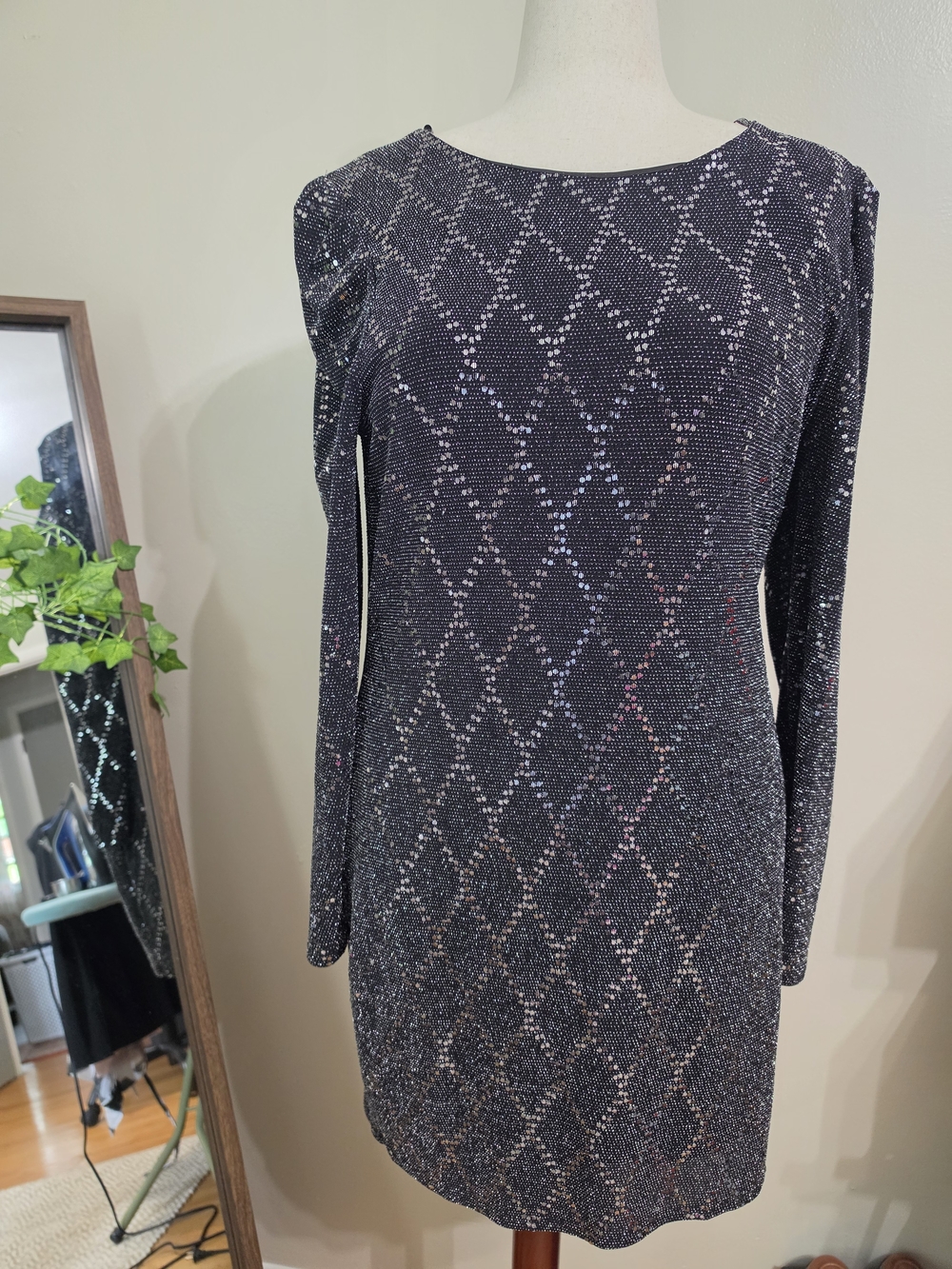 Sparkle Diamond-Pattern Long Sleeve Mini Dress - Black